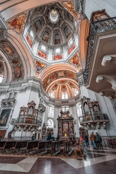 Ultrawijd Uitzicht Het Centrale Koepelplafond Kathedraal Van Salzburg — Stockfoto