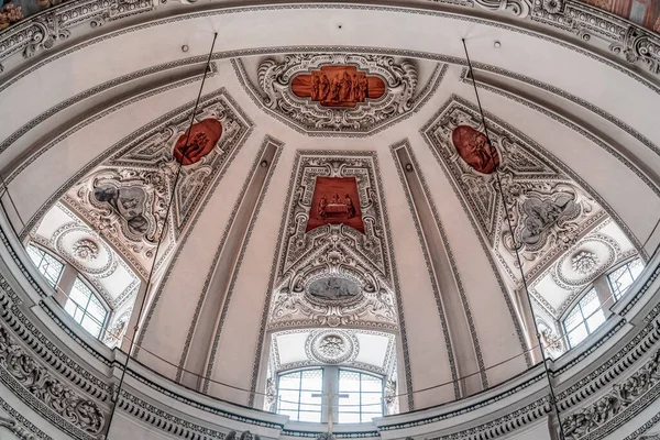Salzburg Katedrali Nin Cephesinde Freski Olan Tavan Penceresi — Stok fotoğraf