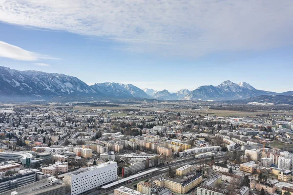 Aerial Drone Strzał Widok Salzburg Aiglhof Stacji Widokiem Śnieżne Alpy — Zdjęcie stockowe