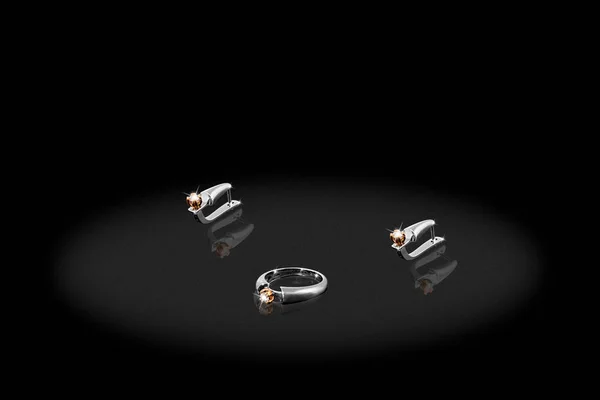 검은 바탕에 다이아몬드와 플래티넘 소중한 귀걸이 반지 여성. — 스톡 사진