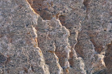 Doğal kaya granit doğal kaya granitinin dokusu, kuvars ve mika içeren manyetik yapı ve erozyon ve oksit izleri..