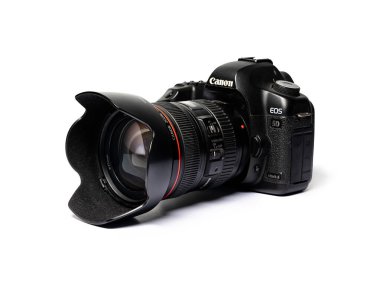 Odessa, Ukrayna - 5 Mayıs 2020: Canon eos 5d işaret 3 kamera ile EF 24-70 f2.8l mercek beyaz zemin izole