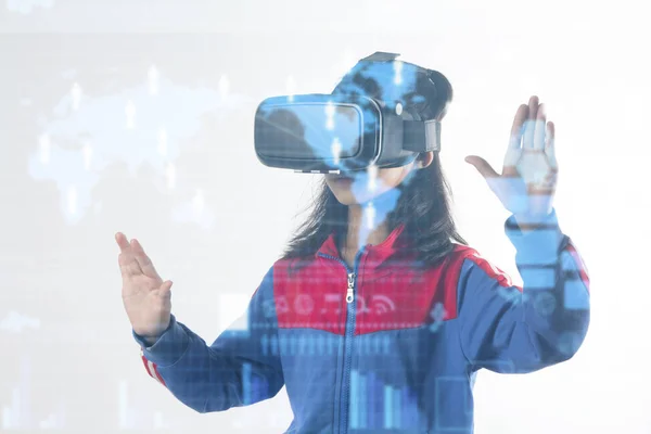 Meisje holding pen met een bril van virtual reality. Technologie van de toekomst Double exposure concept — Stockfoto