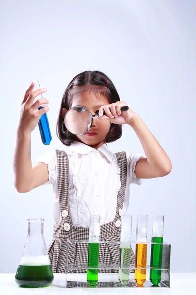 Student  working with   test tubes — Stock Photo, Image