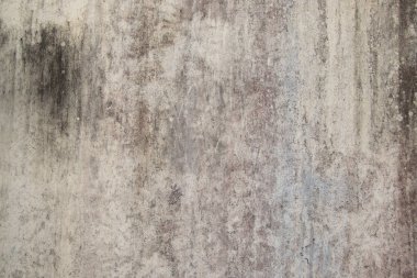Eski beton duvarın soyut dokusu, soyut arkaplan desenli gri çimento, liken desenli eski duvar, çimento duvarındaki yosun dokusunu kapatan kirli beyaz duvar.