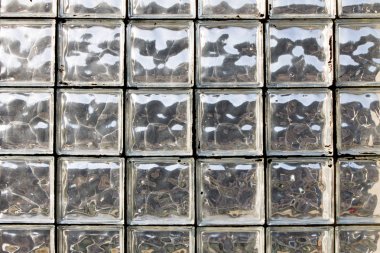 Özensiz ve kirli cam tuğla