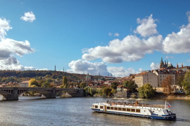 Prag 'daki Charles Köprüsü