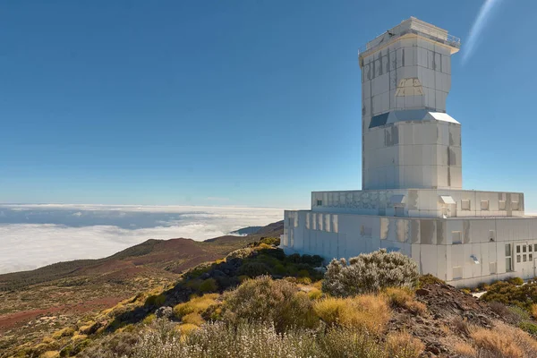 Observatorium i nationalparken El Teide på Teneriffa, Kanarieöarna, Spanien — Stockfoto