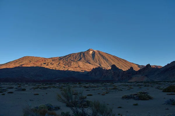 Sopka El Teide při východu slunce na Tenerife, Kanárské ostrovy — Stock fotografie