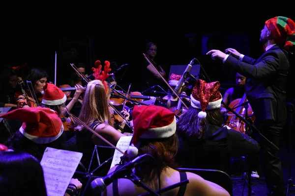 Bir tiyatroda Noel konseri klasik müziği
