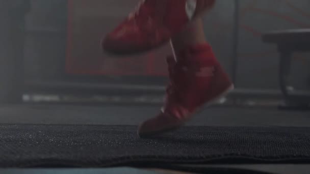 Mužské Nohy Close Jumping Lano — Stock video