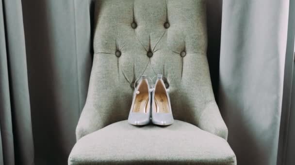 Grey Large Armchair Standing Window Armchair Women Shoes — Stock Video