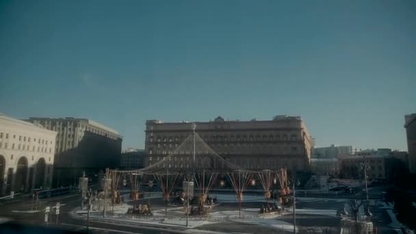 Vista Desde Ventana Día Invierno Ciudad Cielo Azul — Vídeo de stock