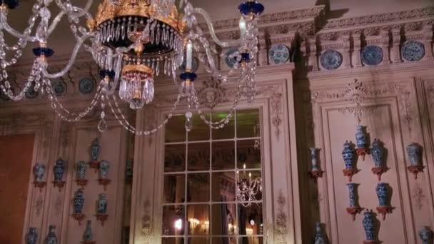 Crystal Chandelier Crystals Shimmers Bright Lights Rotates Ceiling Light Rotates — Stock Video