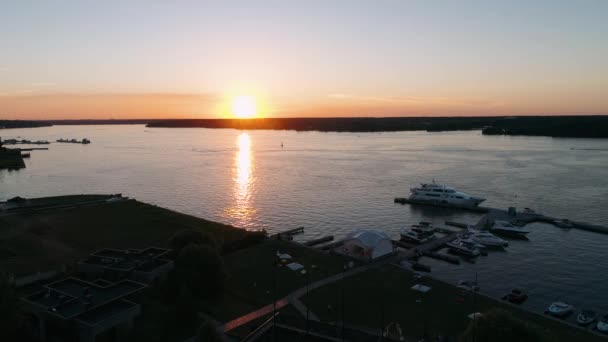 Liegeplatz Für Yachten Und Segelboote Meer Aero Videodreh Viele Verschiedene — Stockvideo