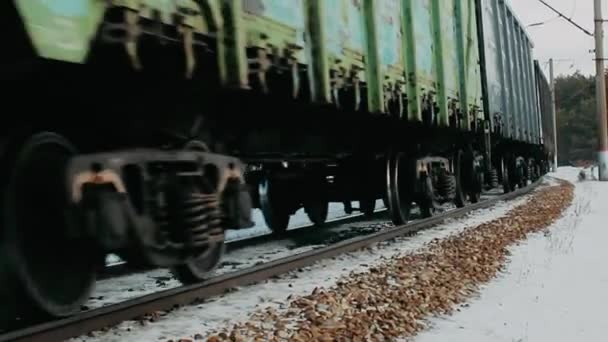 Трактор Очищає Сніг Взимку Помаранчевий Трактор Працює Відром — стокове відео