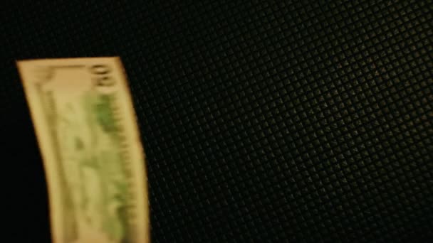 Смішні Виписки Від Імені Банкнот Долари Лежать Чорному Тлі — стокове відео