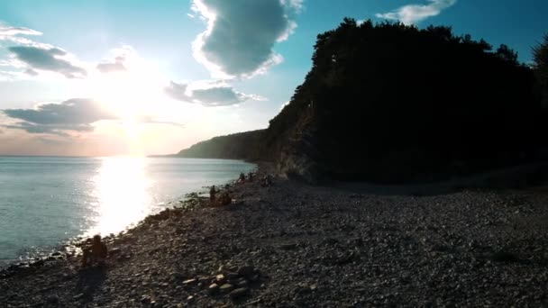 Cime Des Épinettes Révèle Une Paroi Rocheuse Abrupte Couverte Forêts — Video