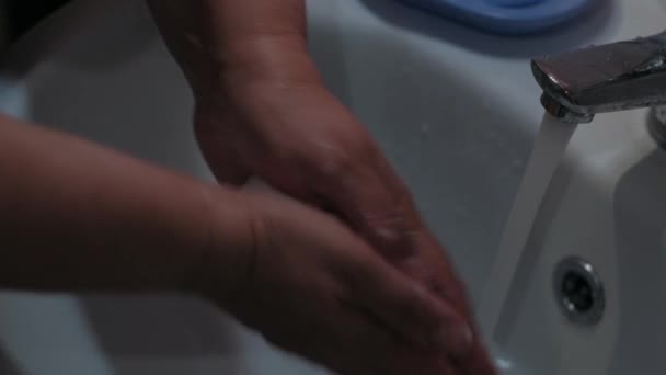 Coronavirus Pandemische Preventie Handen Wassen Met Zeep Warm Water Wrijven — Stockvideo