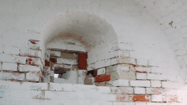 Muros Fortaleza Marco Primavera Paredes Antiguas Con Agujero Para Dispositivos — Vídeo de stock