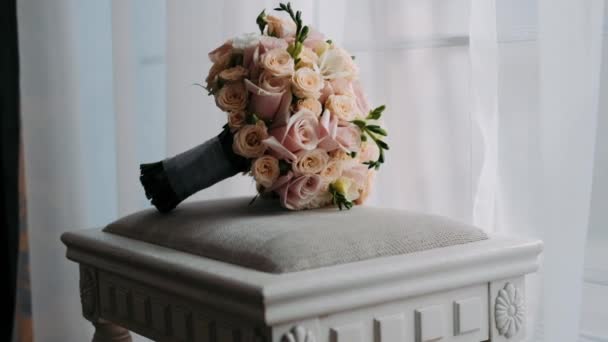 Bukiet Ślubny Delikatnie Lekkie Róże — Wideo stockowe