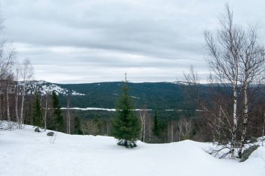 Sert kış Ural kayaları