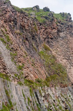 Kafkas Dağlarının Engebeli Kayaları