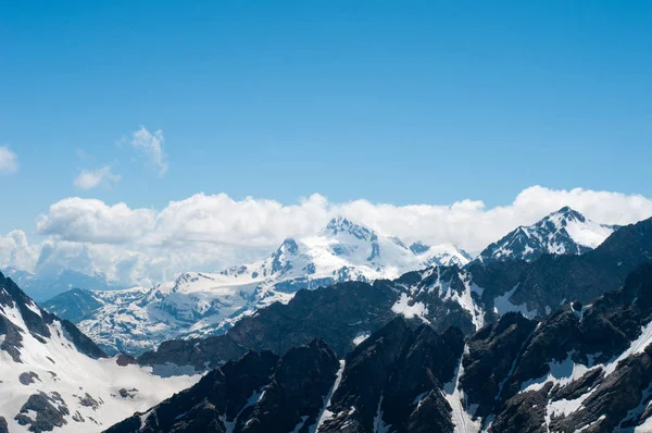 Picos Montanha Cáucaso Nuvens — Fotografia de Stock