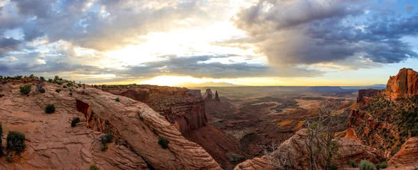 Panorama van mesa boog bij zonsopgang — Stockfoto