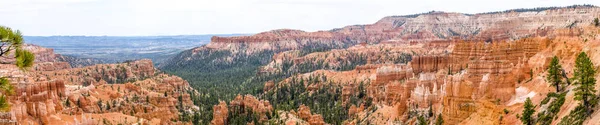 Panoramic picture of bryce canyon — 图库照片