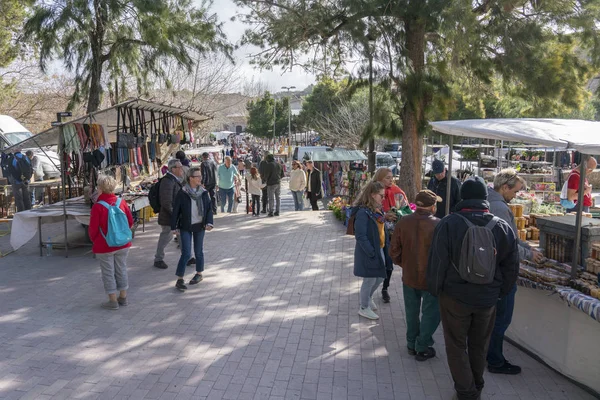 Sineu Mallorca Spanje Februari 2020 Menigte Wekelijkse Woensdagmarkt Waar Textielproducten — Stockfoto