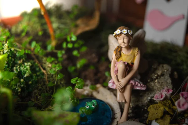 Frumoasă Zână Decorativă Miniatură Pentru Grădină Sau Oală Într Grădină — Fotografie, imagine de stoc