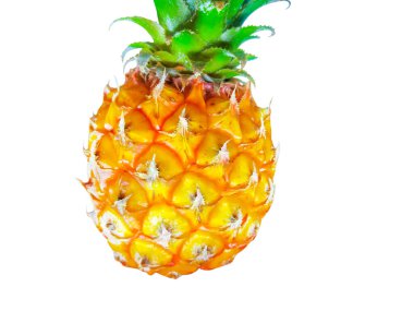 Beyaz arkaplanda izole edilmiş taze ananas