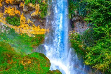 Yunanistan güzel büyük şelale, su sıçrattı