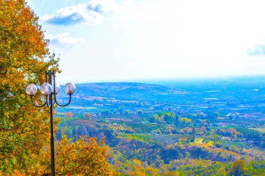 Yunanistan, mavi dağ gökyüzü sonbahar manzarası, fener 