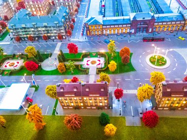 Ülkenin büyük şehirlerinin, yollarının ve demiryollarının planı