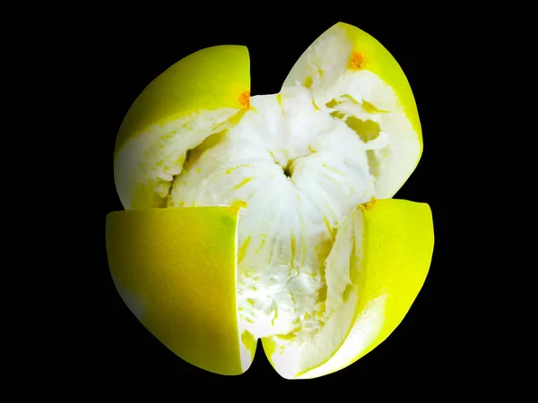 Siyah Arka Planda Olgun Taze Çiçek Yakın Çekim Izole Edilmiş — Stok fotoğraf