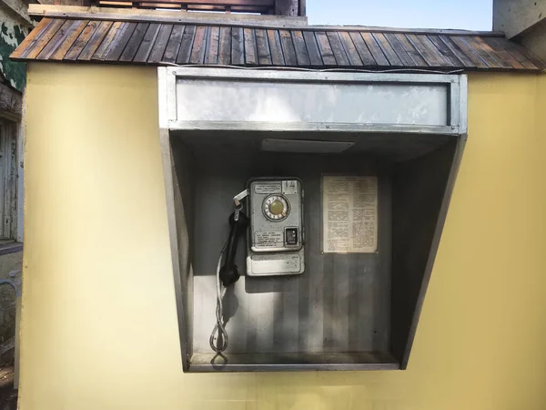 Closeup Old Grungy Public Payphone — Stock Photo, Image