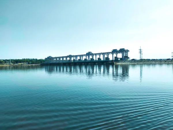 Een Dam Van Een Waterkrachtcentrale Aan Rivier Dnjestr Die Veel — Stockfoto