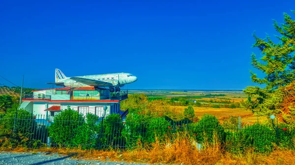 Estátua Aeronave Panorama Estrada Cidade — Fotografia de Stock