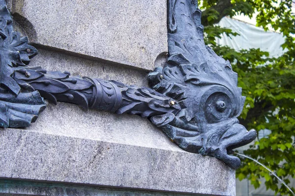 Bronze Fountain Fish Figure Town — Stock Photo, Image