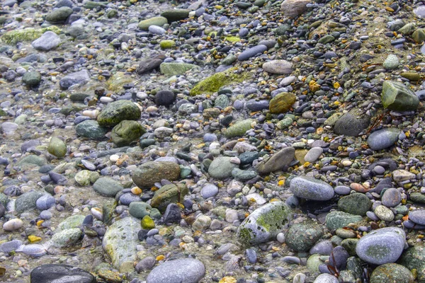 Камень Дзен Песке Галечное Искусство Небольшие Плоские Камни Водяной Брызг — стоковое фото