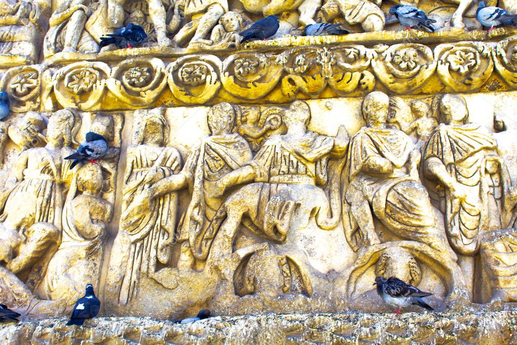 Triumphal Arch in Thessaloniki relief background