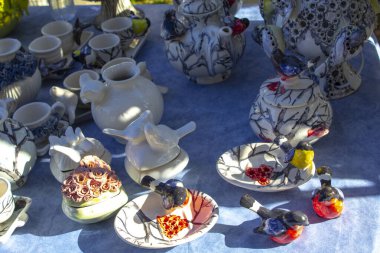 Kapalı seramik porselen vazo