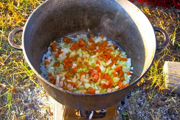Wasserkocher Mit Essen Campen Essen Auf Dem Campingplatz Grillen Freien — Stockfoto