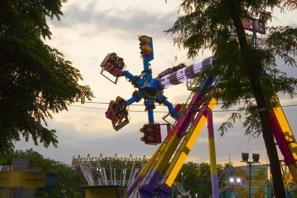 Park Swing Carnaval Actie Carrousel — Stockfoto