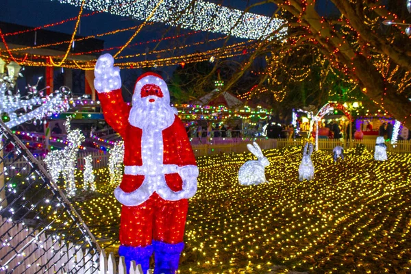 Statue Père Noël Décoration Jardin Guirlande — Photo