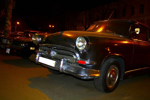 Vintage Voiture Dans Les Temps 40S Voiture Noire Dans Ville — Photo