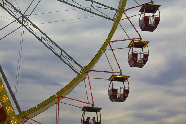 Park Carnival Carousel Ferris Wheel — Stock Photo, Image