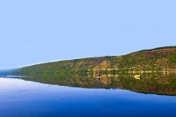 Panorama Nehri Göl Adası Yeşil Tepeler — Stok fotoğraf